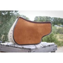 PÉNÉLOPE Pénélope Sattelunterleger Mixte Havanna Warmblut